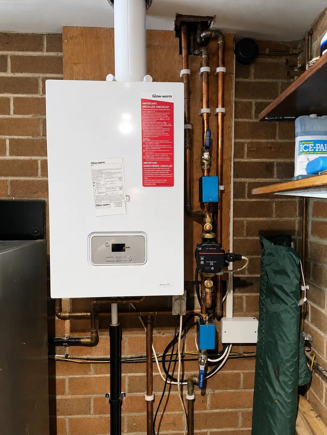 Glow-worm boiler installed by David Mountford with copper pipework